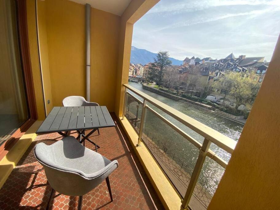 Quai Des Cordeliers, Balcon Et Vieille Ville Annecy Buitenkant foto